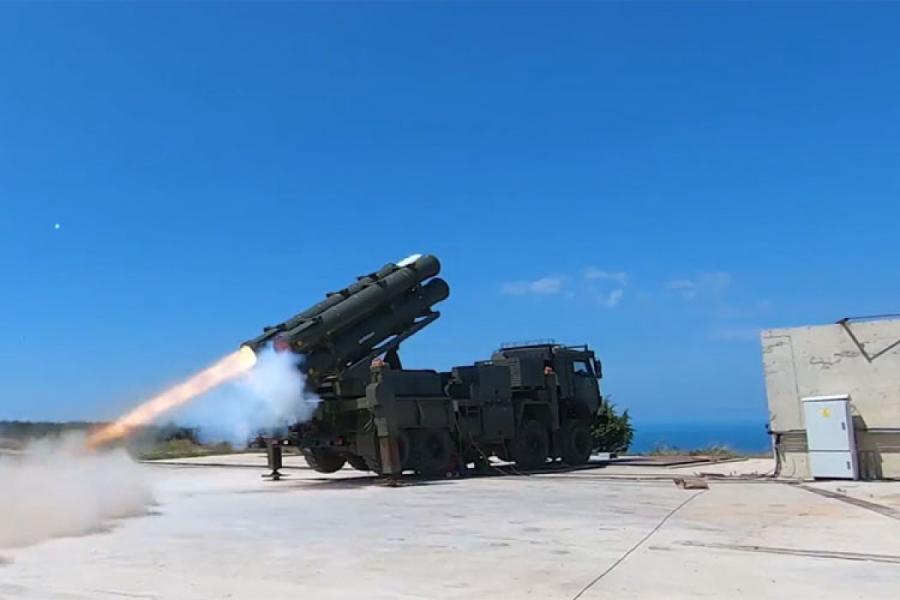 Türkiyə Qara dənizdə idarə olunan raket sistemini sınaqdan çıxarıb