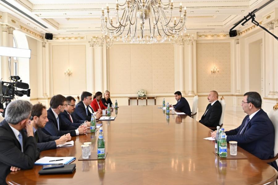 Prezident İlham Əliyev Avropa Parlamentinin Xarici Əlaqələr Komitəsi sədrini qəbul edib - Yenilənib