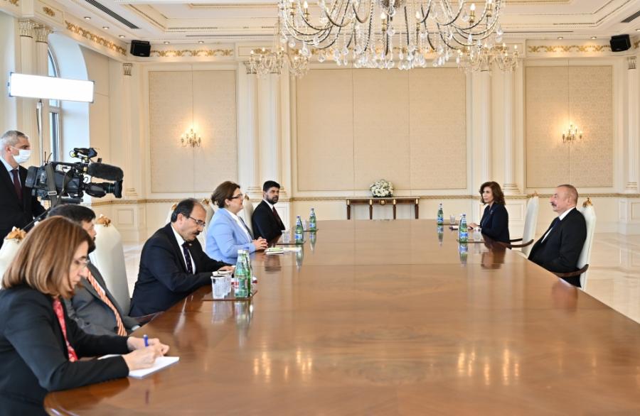 İlham Əliyev Türkiyənin ailə və sosial xidmətlər nazirini qəbul edib - Yenilənib