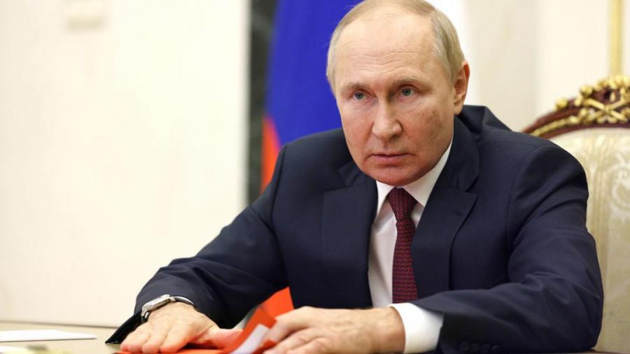 Putin "referendum"la bağlı qanun layihələrini parlamentə təqdim edib