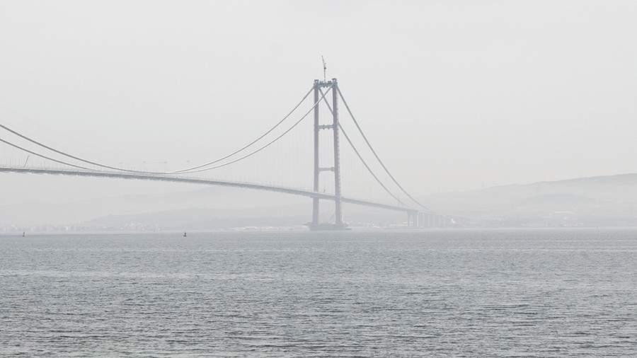 Çanaqqala boğazı dumana görə bağlanıb