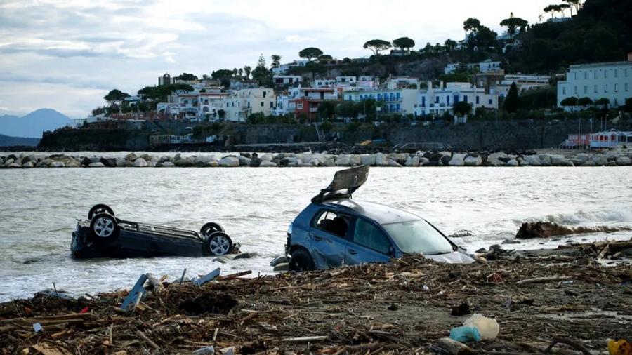 İtaliyanın İskia adasında torpaq sürüşməsi: Ölənlərin sayı 12 nəfərə çatıb
