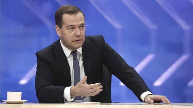 Medvedev: Rusiya yeni nəsil silahların istehsalını artırır