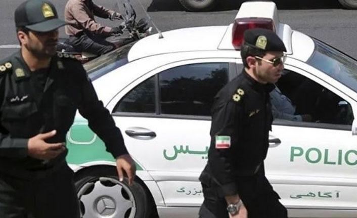 İranda 12 yaşlı uşaq polisin atəşi nəticəsində ölüb