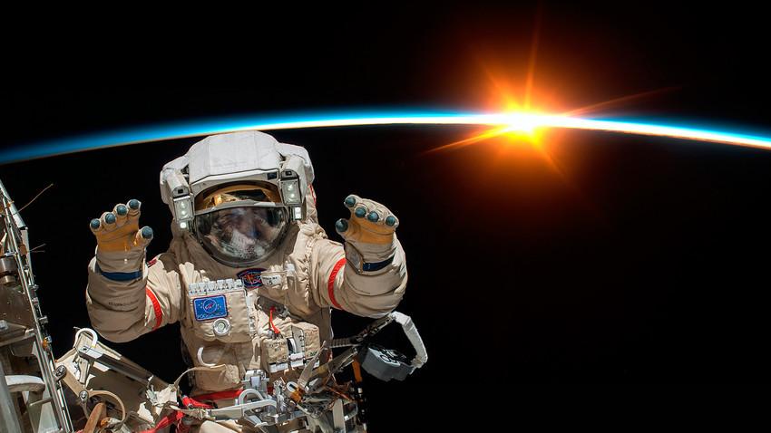 Rusiya: Kosmosda qalan astronavtlar geri qayıdacaq