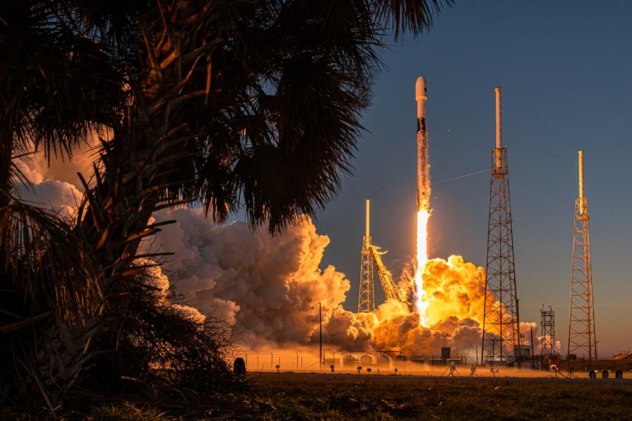 "Spacex" kosmosa göndəriləcək raket atışını dayandırıb