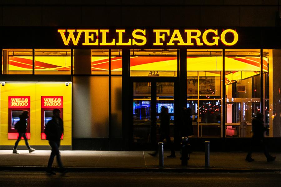 "Wells Fargo" 97,8 milyon dollar cərimələnib