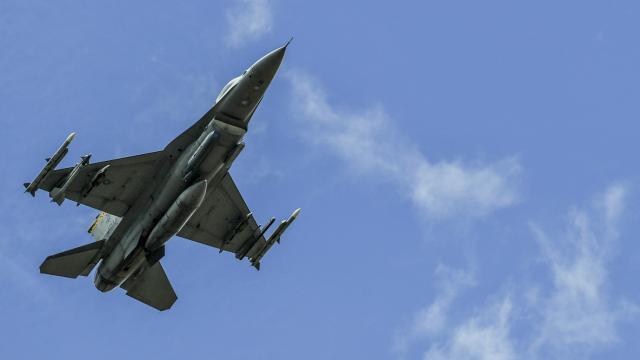 Rusiyada helikopter və döyüş təyyarəsi qəzaya uğrayıb