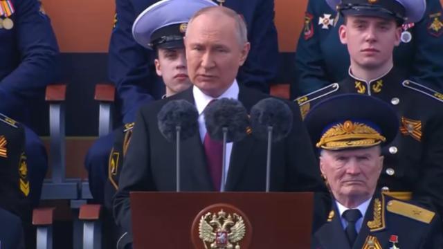Putin: "Qərb nasistləri kimin məğlub etdiyini unudub"