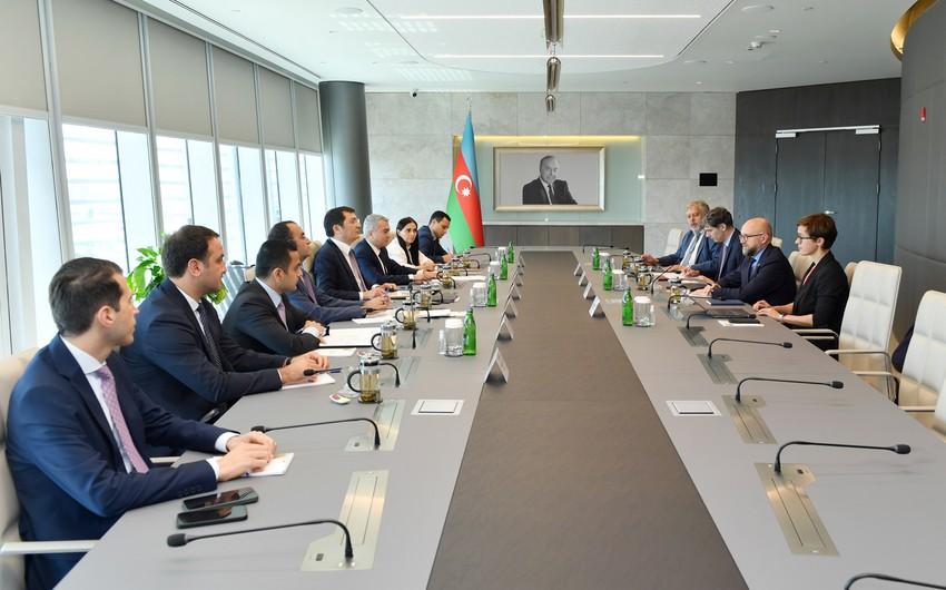 Azərbaycan AIIB ilə “yaşıl enerji” və infrastrukturun inkişafı üzrə perspektiv layihələri müzakirə edib