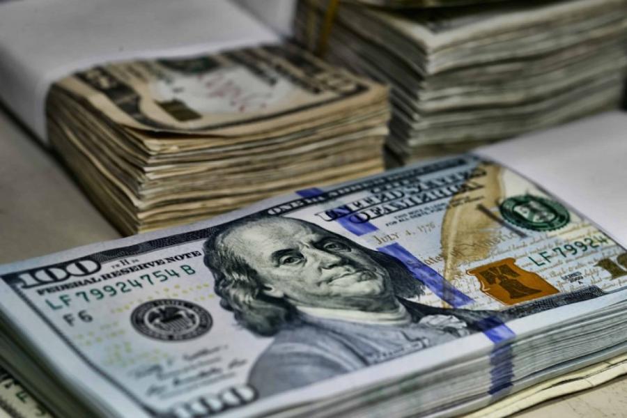 Valyuta hərracında bankların dollar tələbi 54 milyonu ötüb