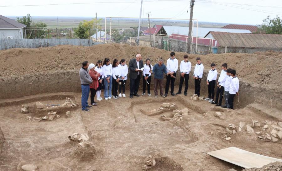 AMEA: Ağsudakı nekropolda tədqiqat yekunlaşıb, qəbirlərin yarısı uşaqlara aiddir