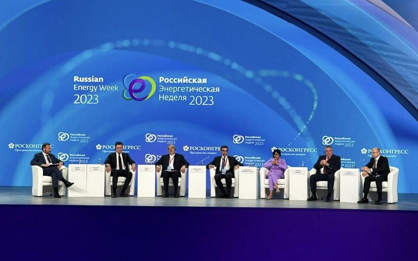 Pərviz Şahbazov "Rusiya Enerji Həftəsi" çərçivəsindəki müzakirələrə qatılıb