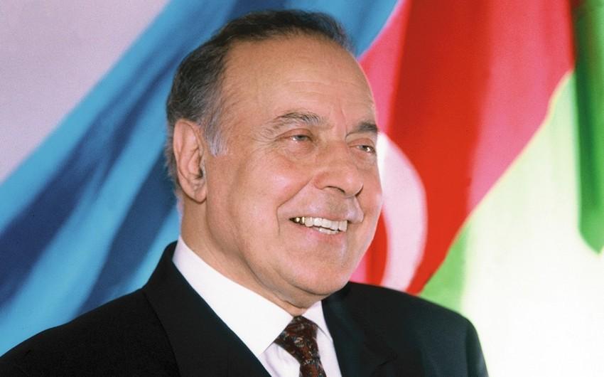 Boşnak tarixçi Heydər Əliyev haqqında kitab yazıb