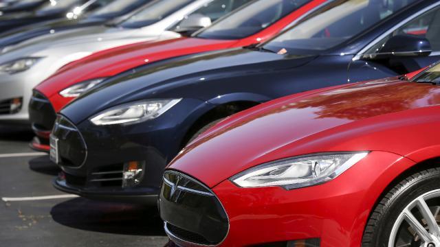 Tesla 2 milyondan çox avtomobilini geri çağıracaq