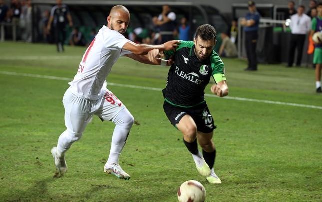 Diniyevin komandası böyük hesabla uduzdu