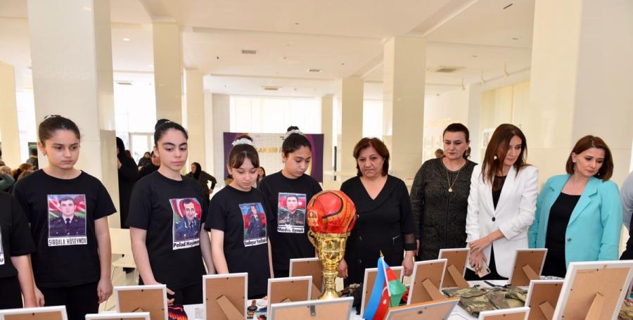 Vətən müharibəsi şəhidlərinə aid olan əşyaların sərgisi keçirilib