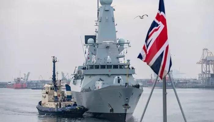Husilər Britaniya gəmisinə hücum ediblər