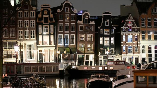 Amsterdamdan turizmlə mübarizə planı: Otel tikintisi qadağandır