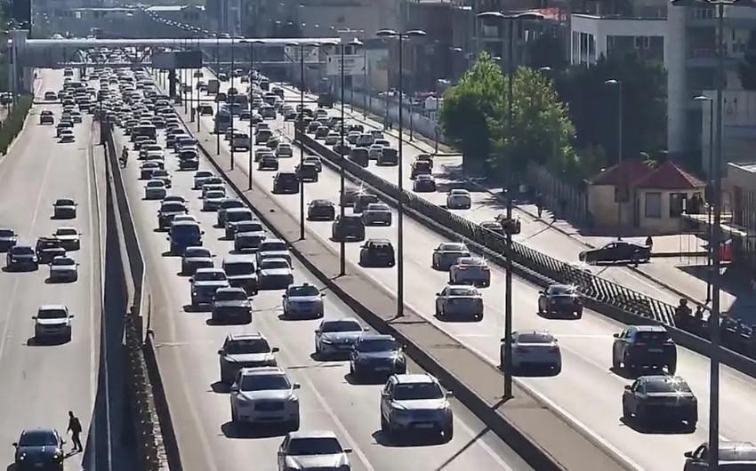 Bakıda sıxlıq müşahidə olunan yollar -  SİYAHI