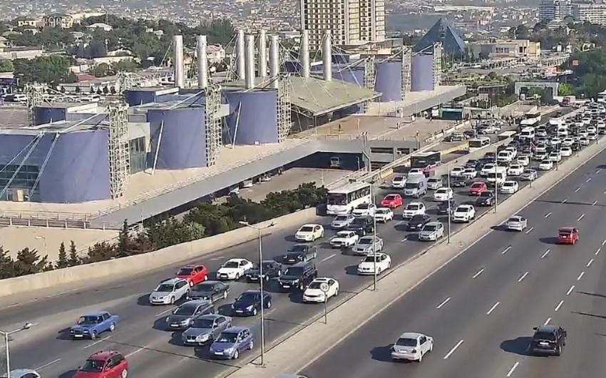 Bakıda sıxlıq müşahidə olunan yollar -  SİYAHI