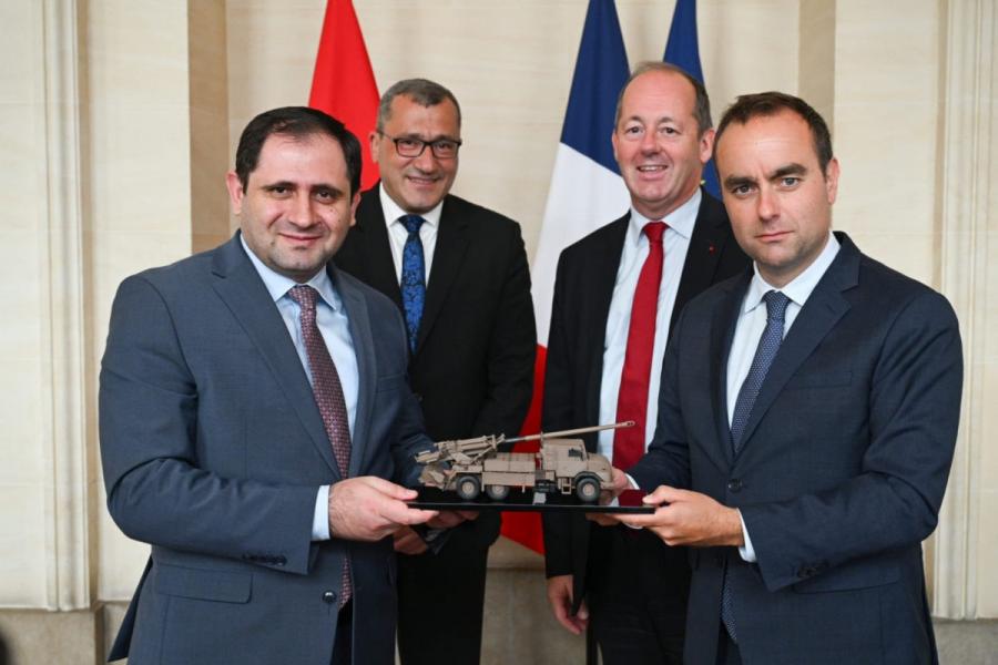 Fransa Ermənistana CAESAR haubitsaları verəcək