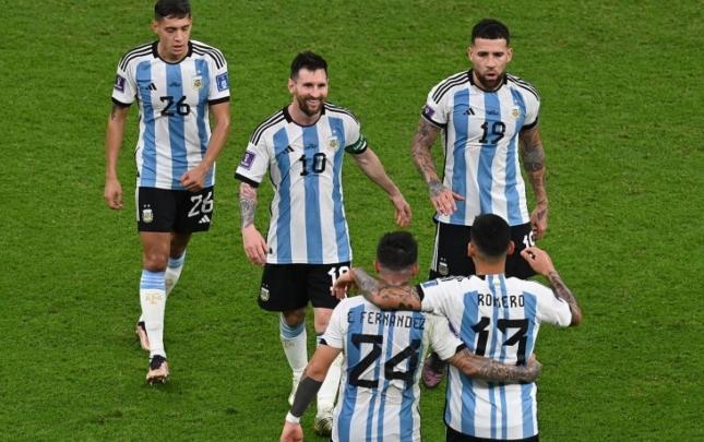 Argentina Amerika Kubokunun açılış oyununda qələbə qazandı