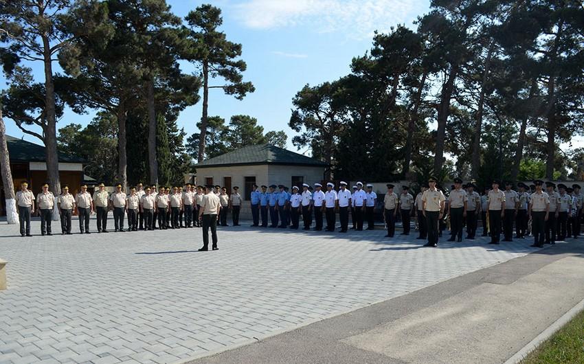 MN-in şəxsi heyəti Tovuz döyüşlərinin ildönümü ilə bağlı İkinci Şəhidlər xiyabanını ziyarət edib