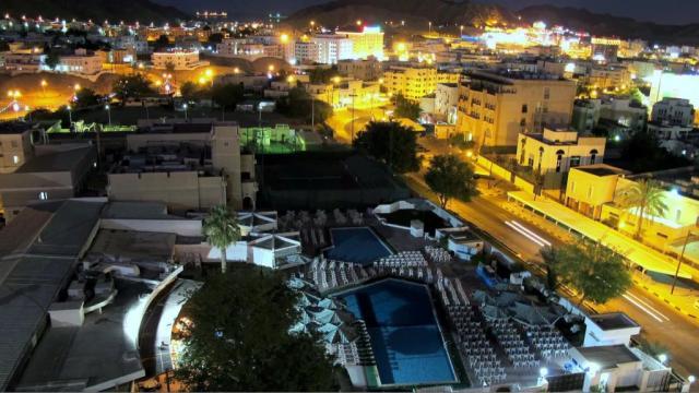 Omanda məscid yaxınlığında silahlı hücum: 4 nəfər öldü