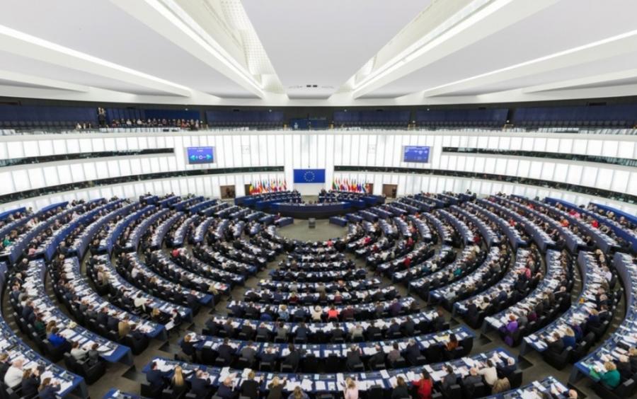 Avroparlament Aİ-ni Rusiya və Belarusa qarşı sanksiyaları genişləndirməyə çağırıb