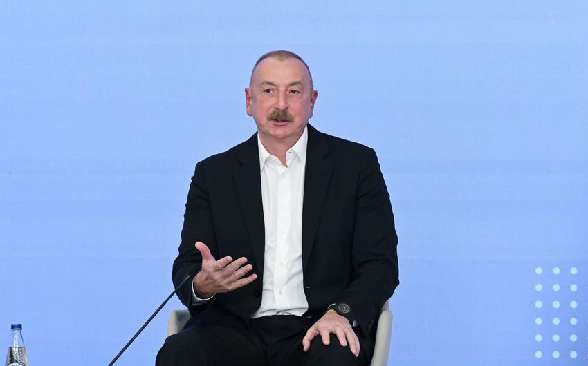 Prezident: "Fransa mediadan istifadə edərək bizi onların daxili işlərinə qarışmaqda ittiham edir"