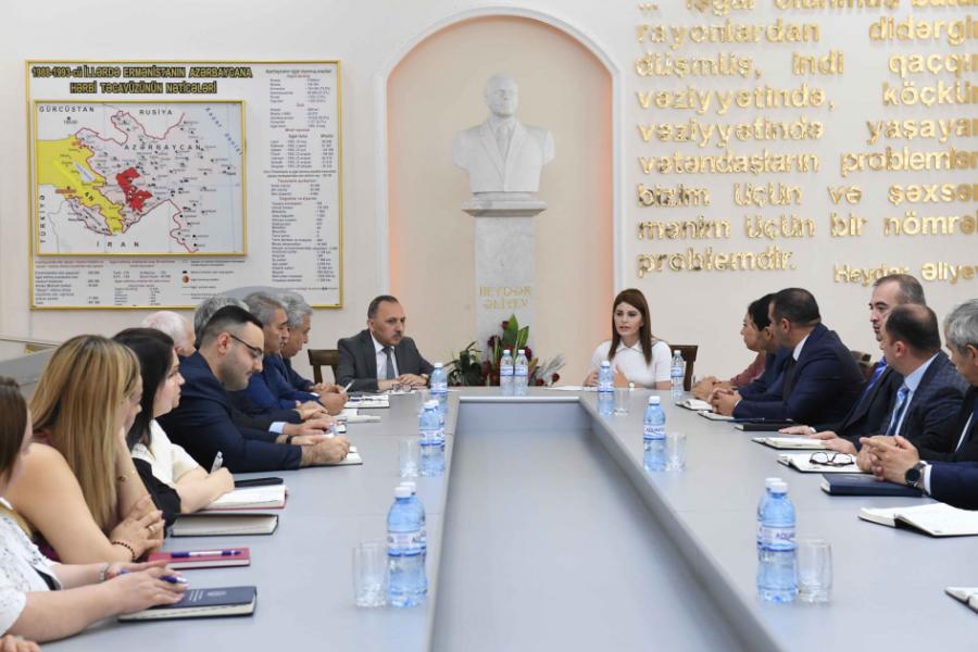 Dövlət Komitəsi Dil Komissiyası yanında Monitorinq Mərkəzi ilə birgə dəyirmi masa təşkil edib