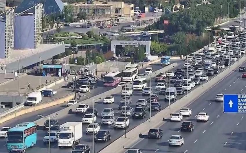 Bakıda sıxlıq müşahidə olunan yollar -  SİYAHI
