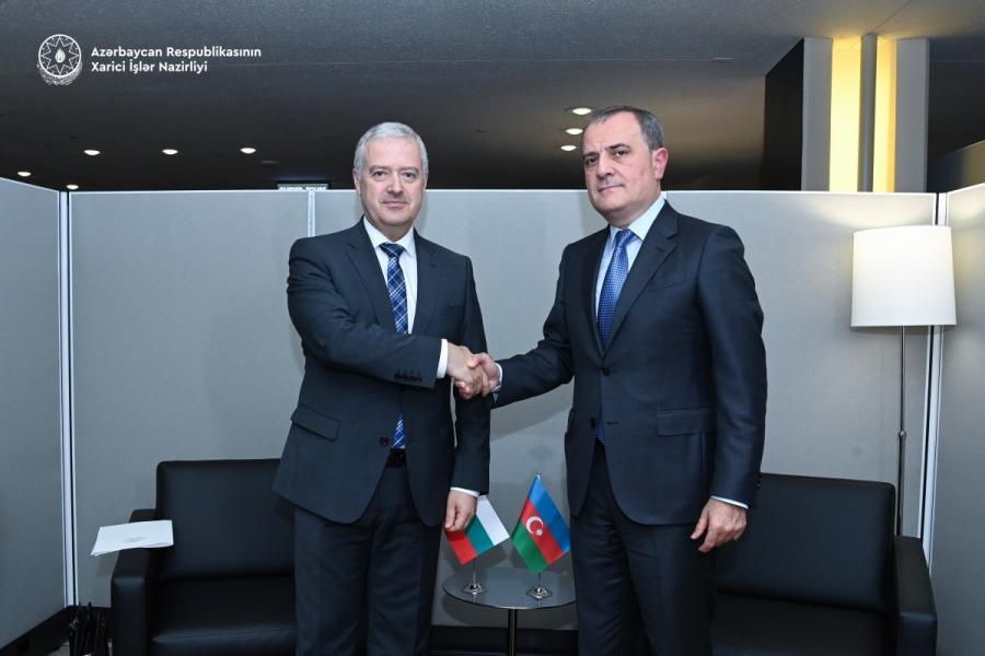 Ceyhun Bayramov bolqarıstanlı həmkarı ilə strateji tərəfdaşlıq münasibətlərini müzakirə edib