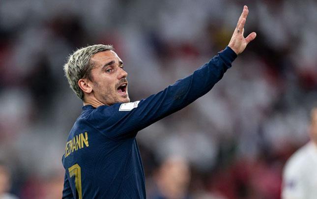 Məşhur futbolçu millidən getdi