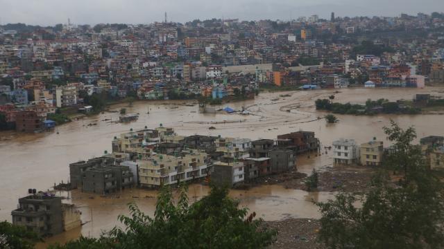 Nepalda torpaq sürüşməsində 148 nəfər öldü