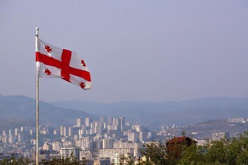 Gürcüstanda bülletenləri kütləvi şəkildə qutulara atmaqda təqsirli bilinən iki nəfər həbs edilib
