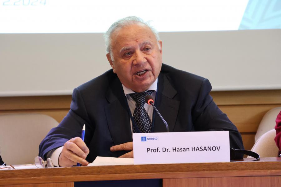 Həsən Həsənov: "Mahmud Qaşqarlının vəsiyyətləri unudulmamalıdır!" 