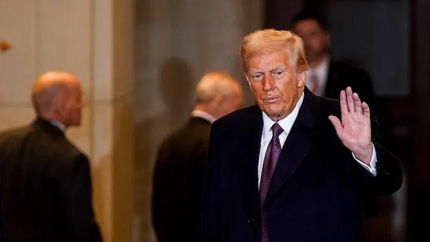Tramp prezident kimi ilk sərəncamlarını imzalayıb