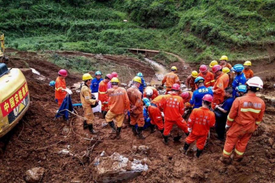 Çində torpaq sürüşməsində 30-dan çox insan itkin düşüb