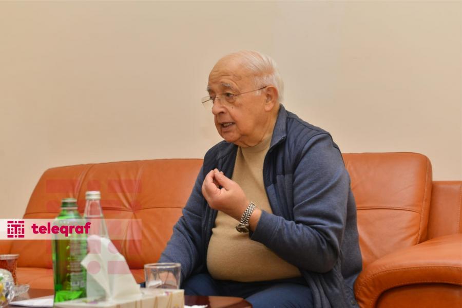 "Hansı vəzifədə çalışmağımdan asılı olmayaraq mən ilk növbədə yazıçıyam"