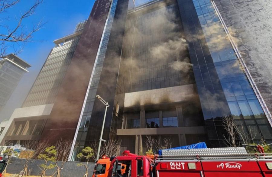 Yeni tikilən oteldə yanğın, 6 ölü