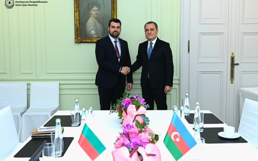 Azərbaycan və Moldova XİN rəhbərləri mövcud ikitərəfli və çoxtərəfli əməkdaşlıq gündəliyini müzakirə edib
