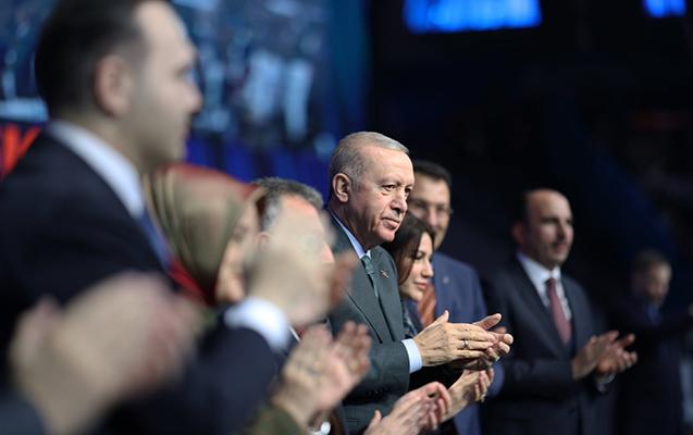 Ərdoğan yenidən AKP başqanı seçildi