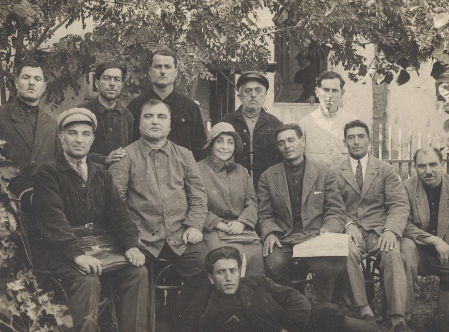 QACAR QIZININ ÖTKƏM SƏSİ -  Rafael Hüseynov yazır