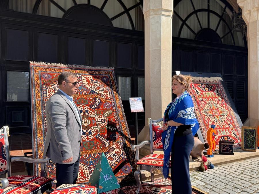 Fotoreportaj - Qarabağ xalçaları Abşeron torpağında