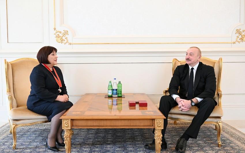 Prezident Sahibə Qafarovaya “Şərəf” ordenini təqdim edib -  YENİLƏNİB 1