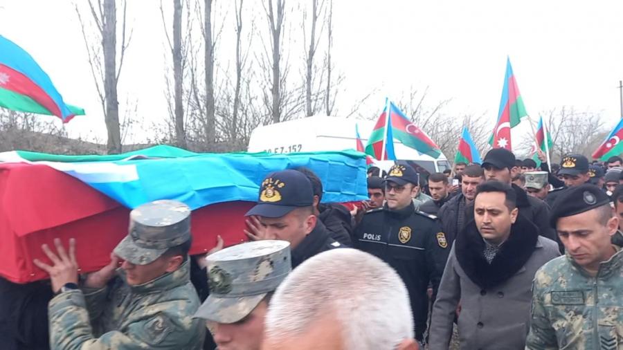 Gədəbəydə qar uçqununda həlak olan əsgər Əli İmanov Sabirabadda dəfn edilib