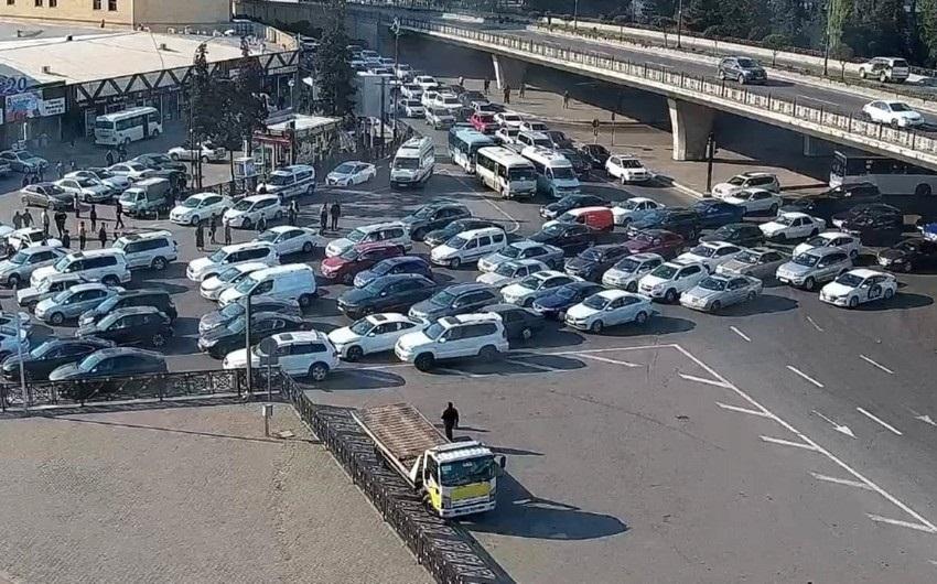 Bakıda sıxlıq müşahidə olunan yollar -  SİYAHI