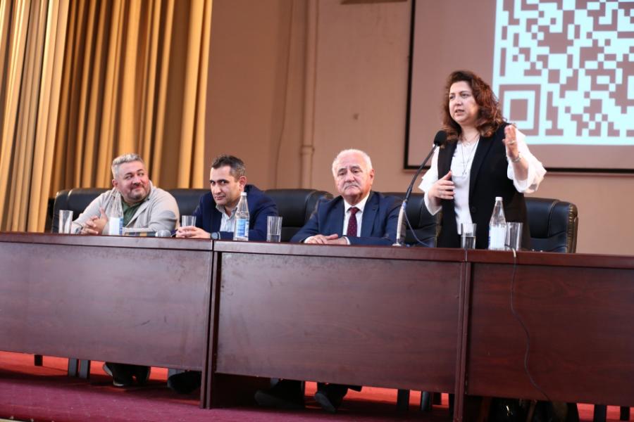 Elm və Təhsil Nazirliyi yanında İctimai Şuranın üzvləri ADPU tələbələri ilə görüşüblər